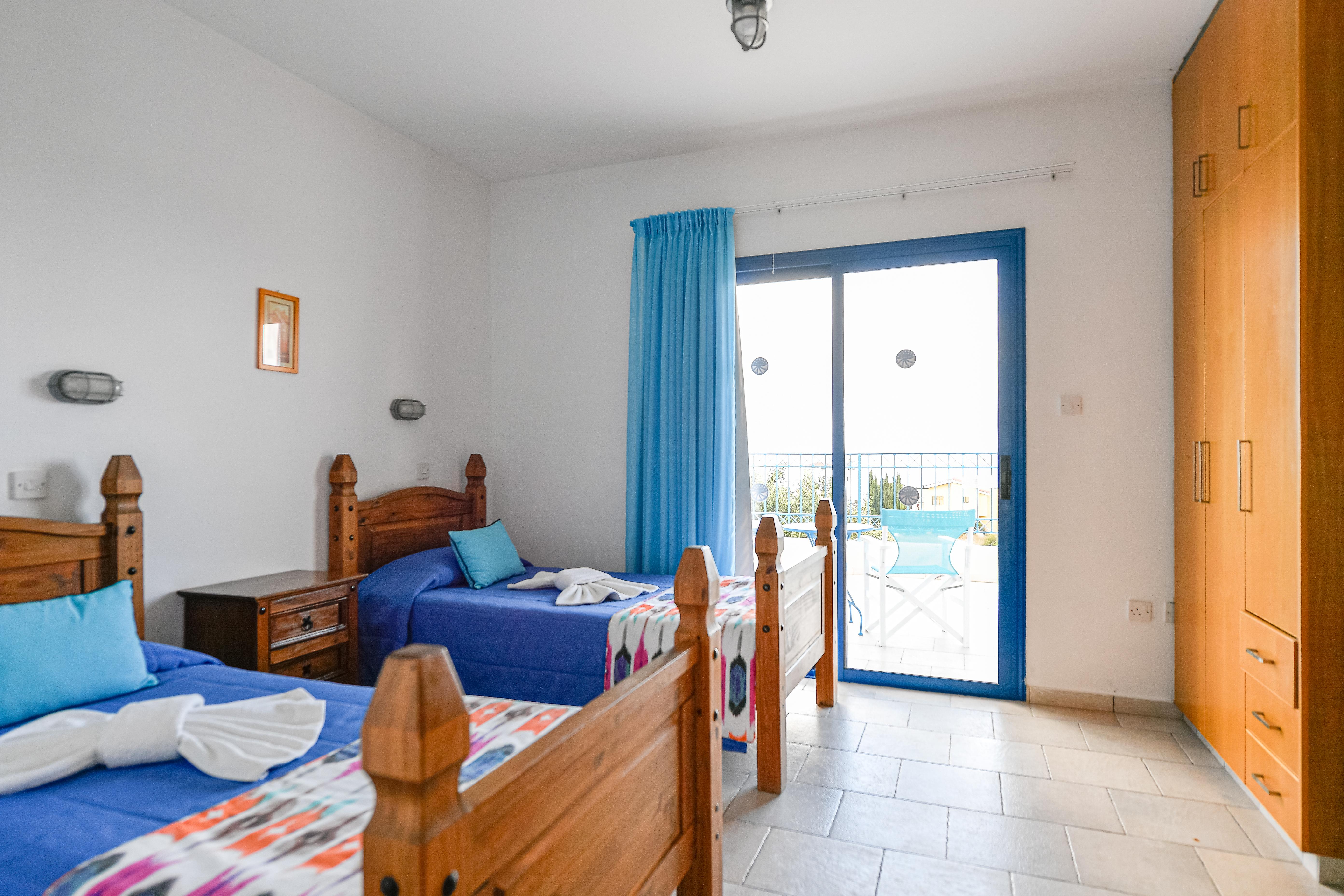 Sanders Azzurro Paphos